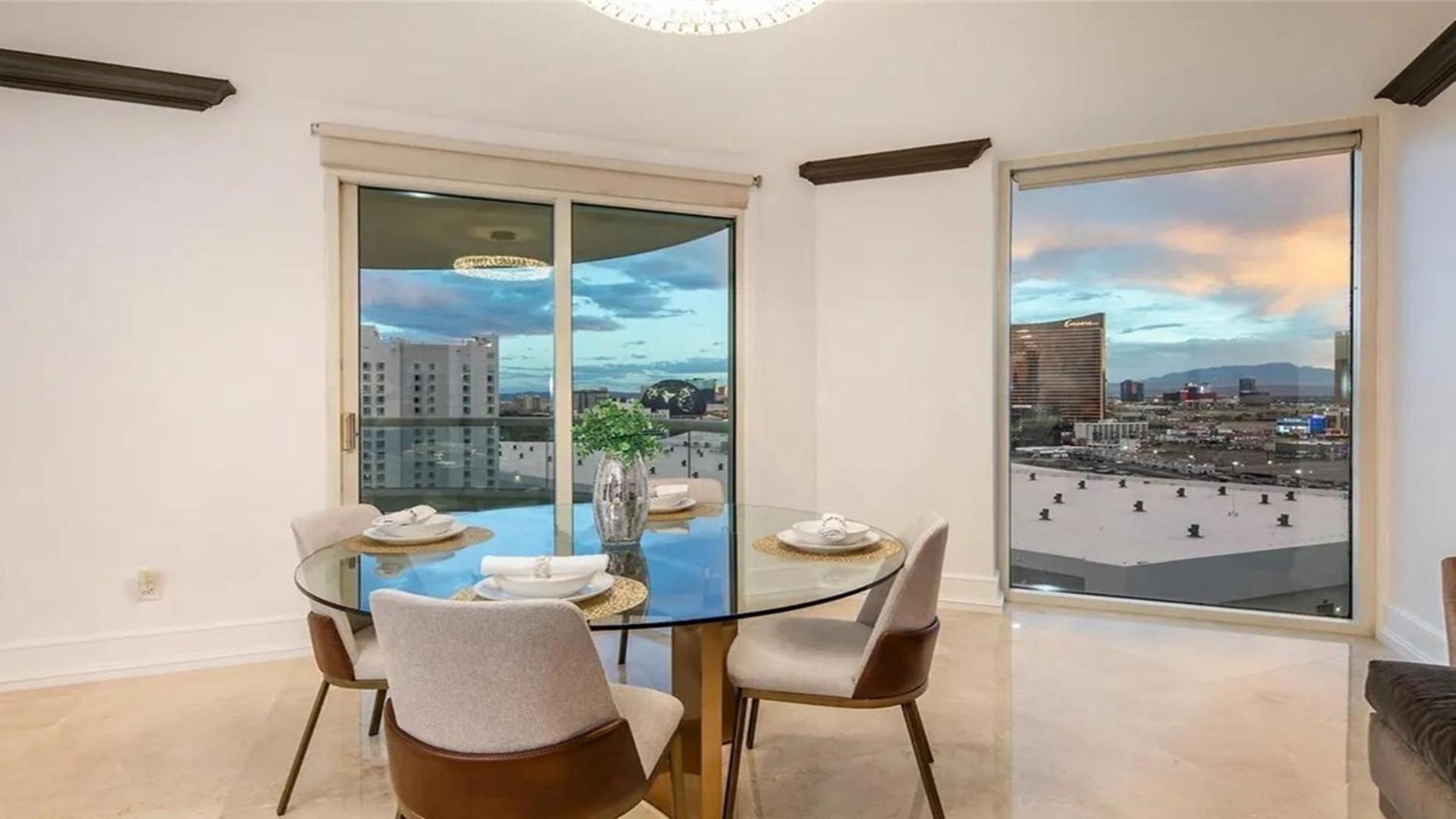 Stunning Four Bedroom Fully Professionally Remodeled Apartment Las Vegas Extérieur photo