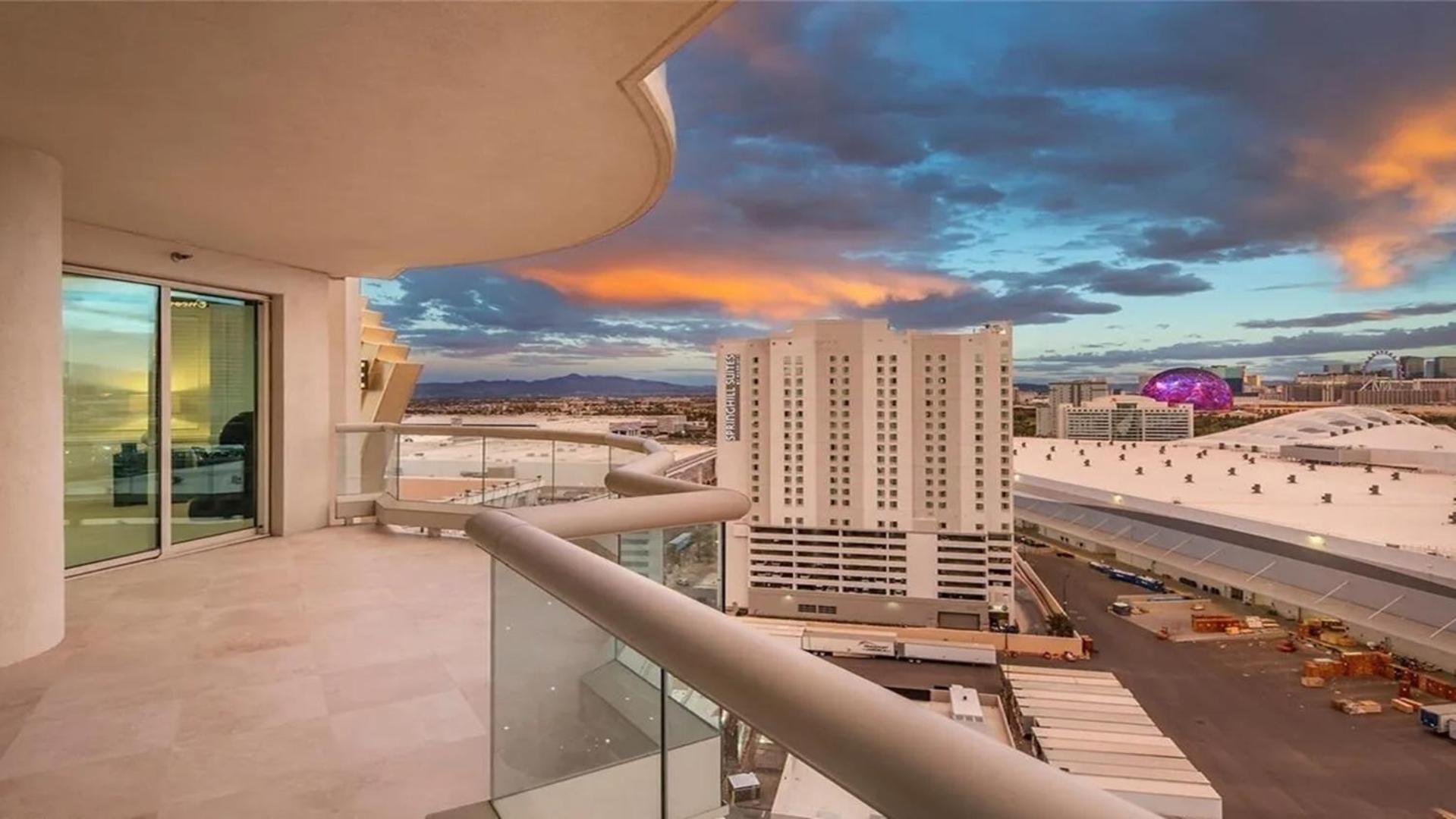 Stunning Four Bedroom Fully Professionally Remodeled Apartment Las Vegas Extérieur photo