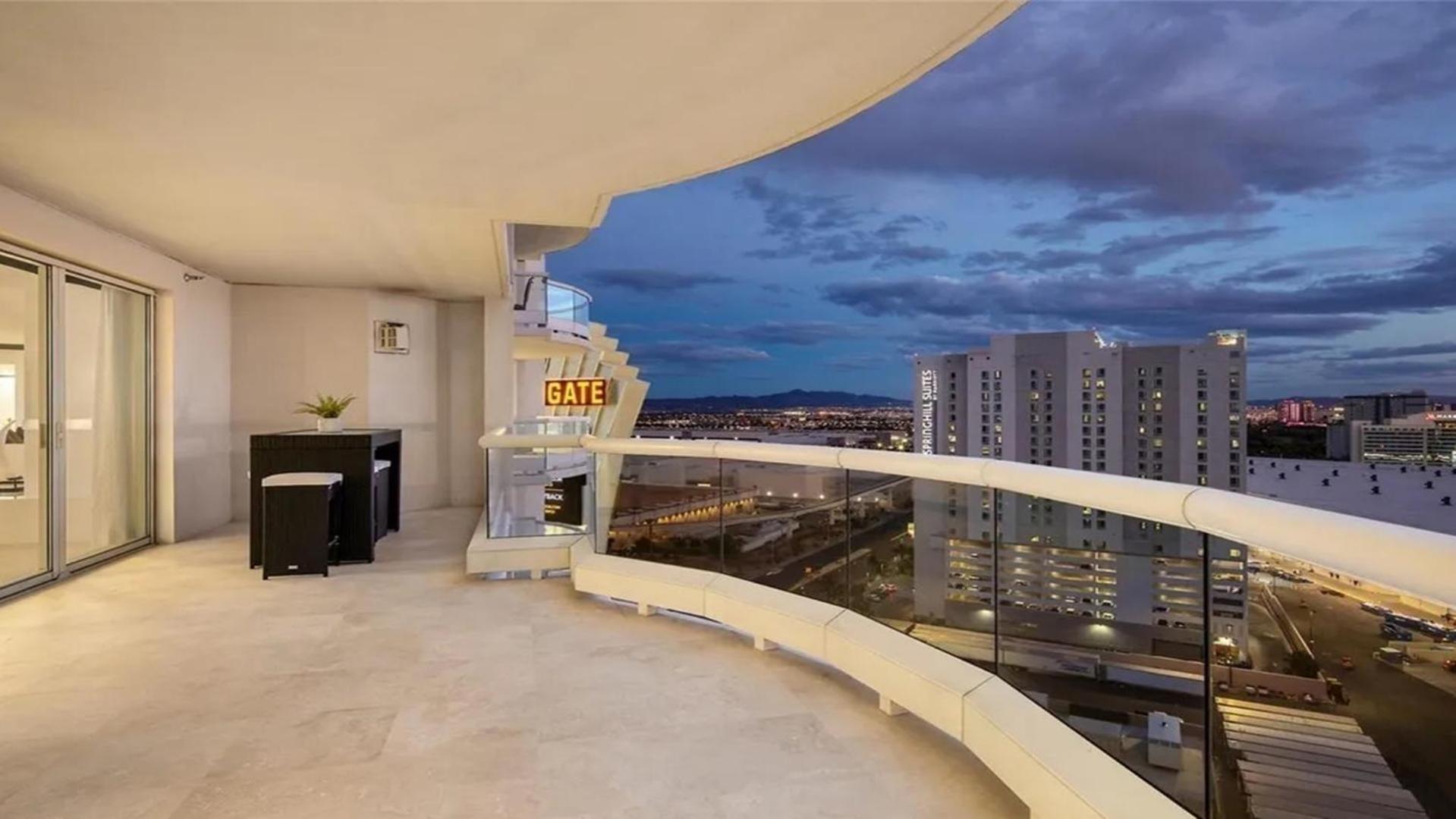 Stunning Four Bedroom Fully Professionally Remodeled Apartment Las Vegas Extérieur photo